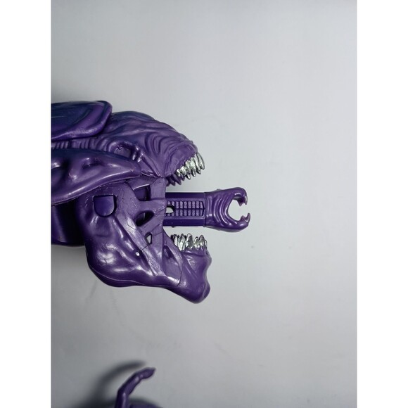 Lanard Alien Collection Queen Action Figure Xenomorph Purple Jointed Figurine - Picture 8 of 12